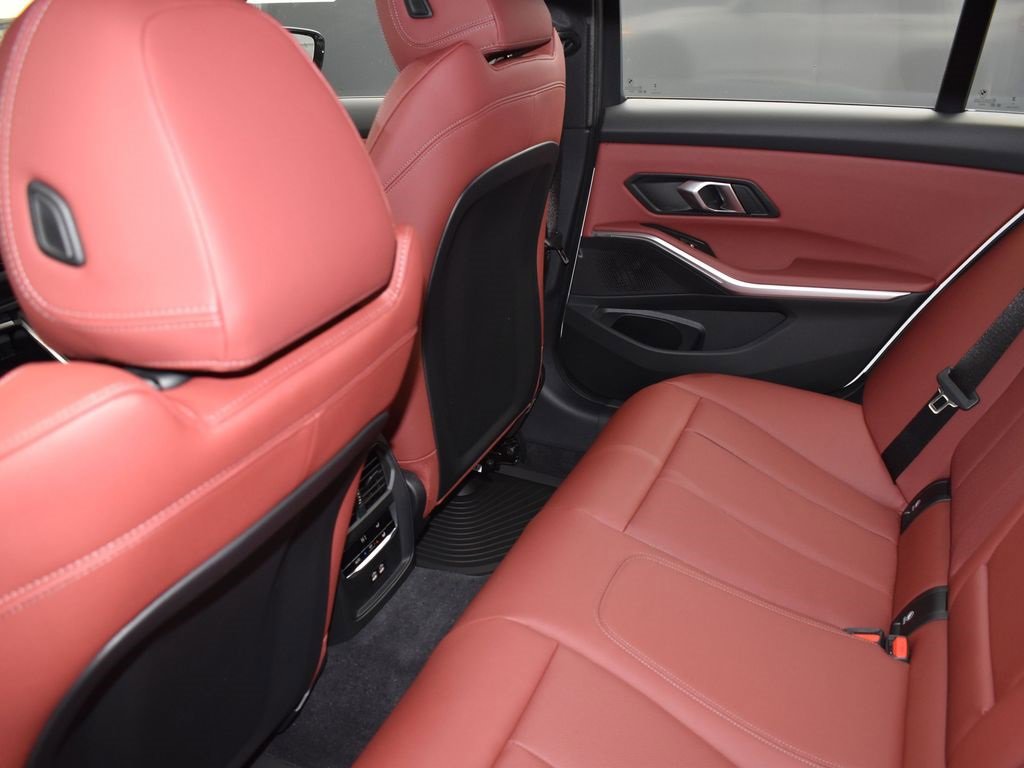 New 2026 BMW 330i Sedan w/ M Sport Package image 15