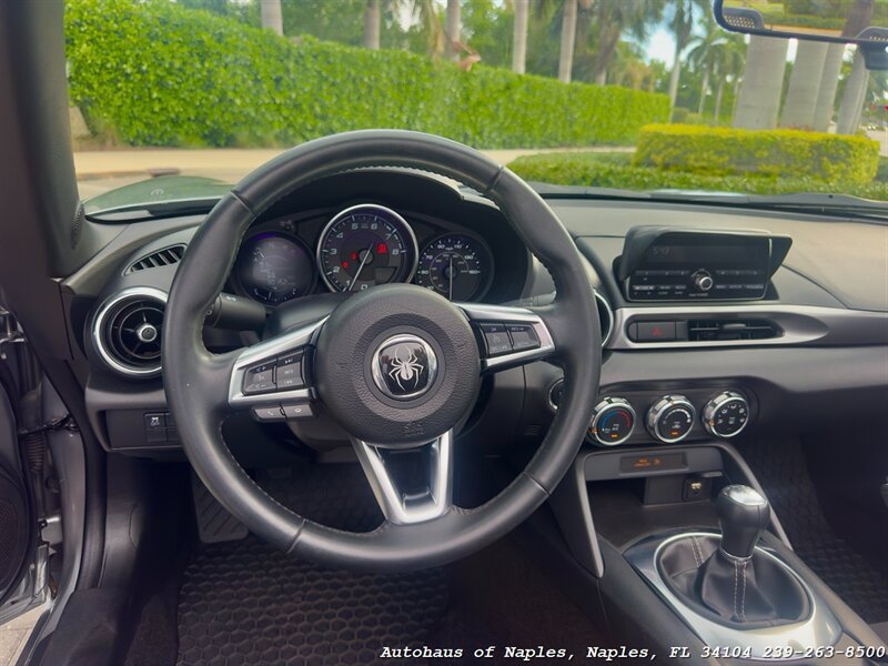 Used 2017 FIAT 124 Spider Classica RWD image 16