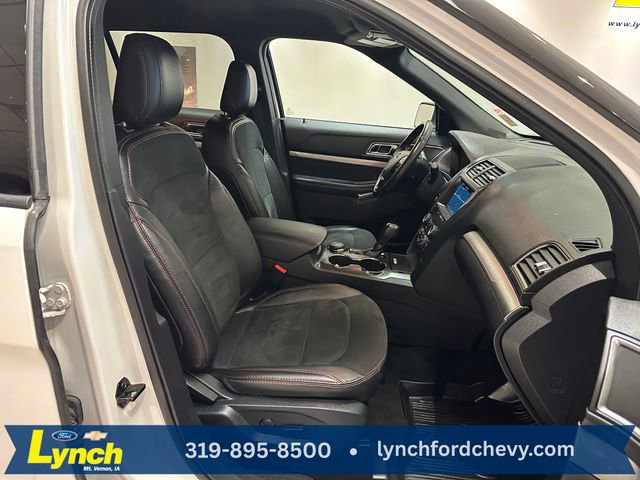 Used 2019 Ford Explorer XLT w/ Equipment Group 202A AWD/4WD image 7
