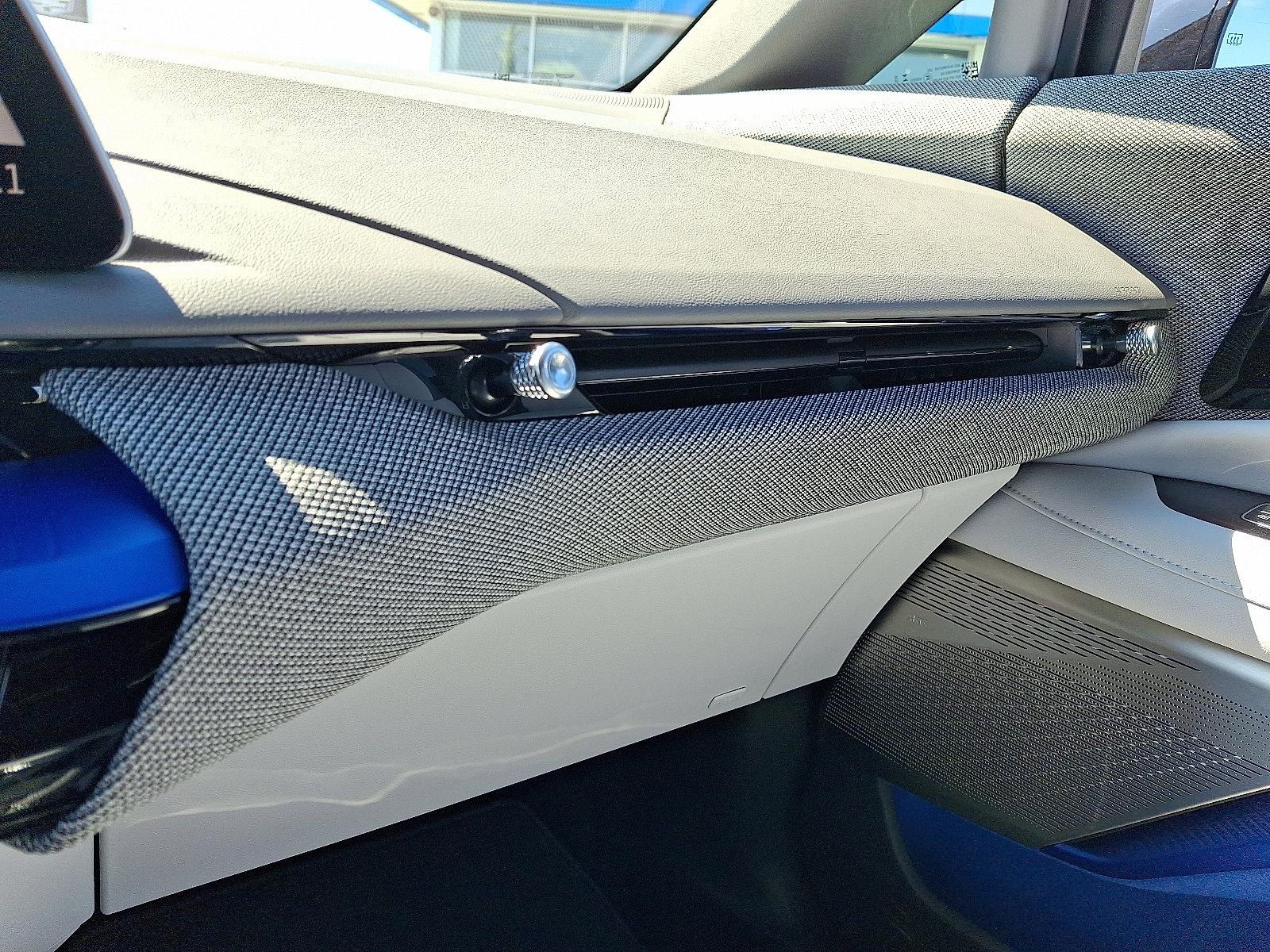 Certified 2026 Cadillac Optiq Sport 1 w/ LPO, Floor Liner Package AWD/4WD image 21