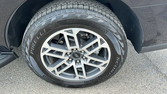 Certified 2025 Ford Expedition Active AWD/4WD image 6