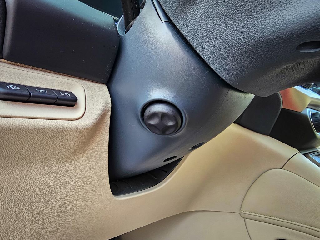 Certified 2023 GMC Acadia Denali w/ Denali Ultimate Package image 17