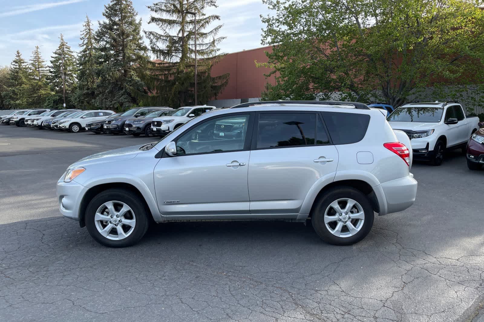 Used 2012 Toyota RAV4 Limited w/ Premium Plus Value Pkg AWD/4WD image 2