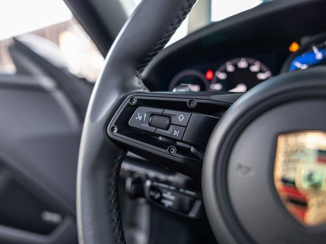 Certified 2022 Porsche 911 Targa 4S w/ Premium Package image 35
