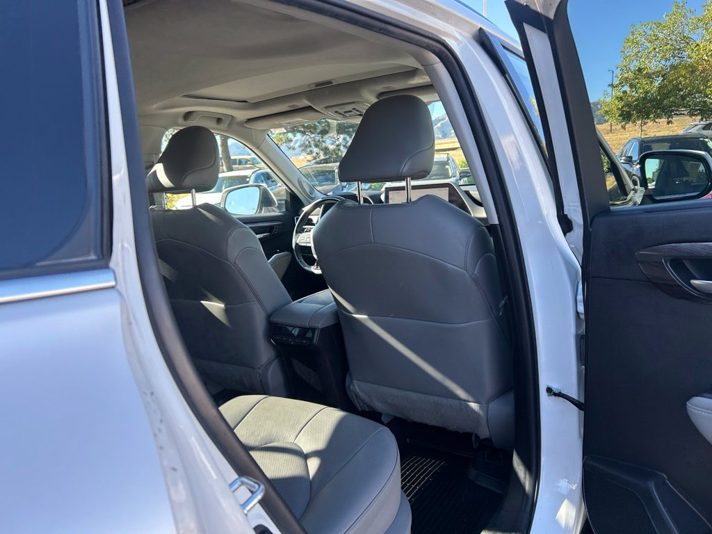 Used 2023 Toyota Highlander Limited AWD/4WD image 15