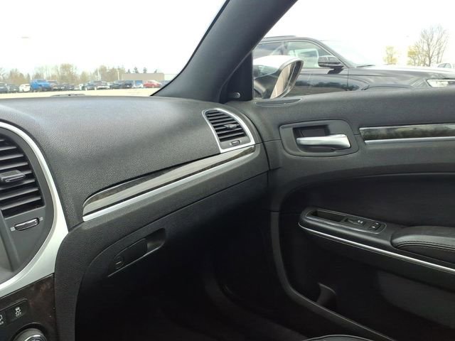 Used 2013 Chrysler 300 C RWD image 10