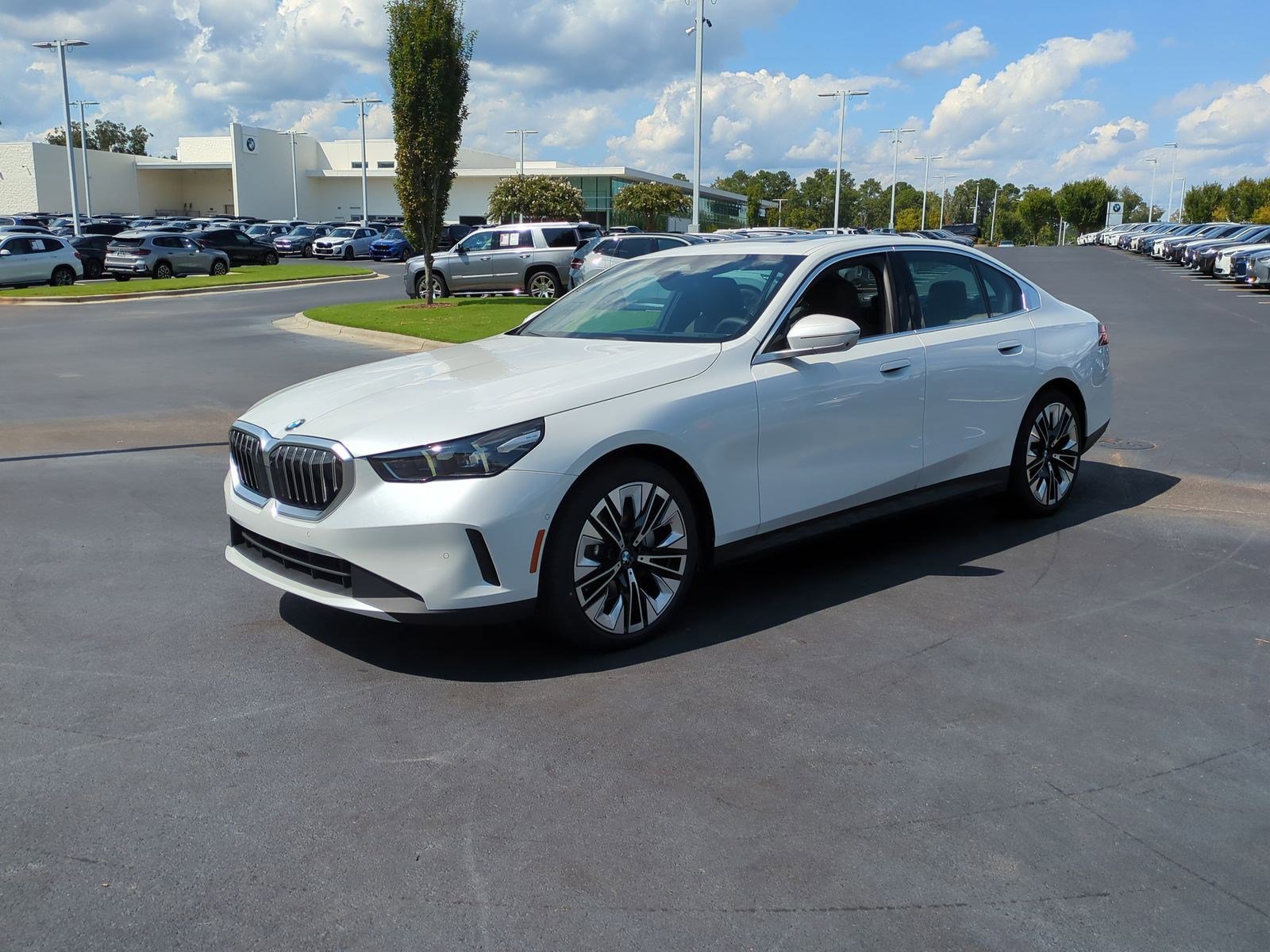 Certified 2026 BMW 530i w/ Premium Package image 5