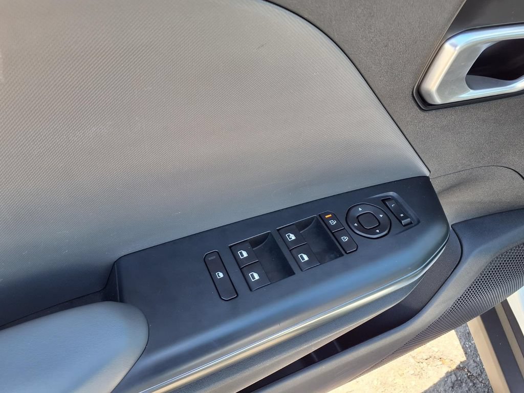 Used 2025 Kia K4 FWD image 13