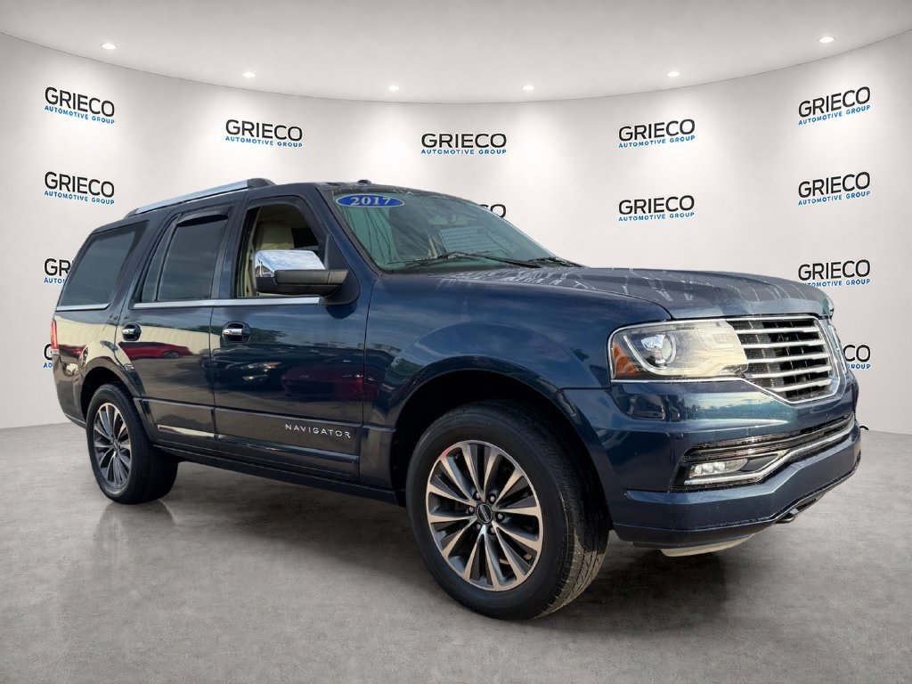 Used 2017 Lincoln Navigator Select RWD image 1