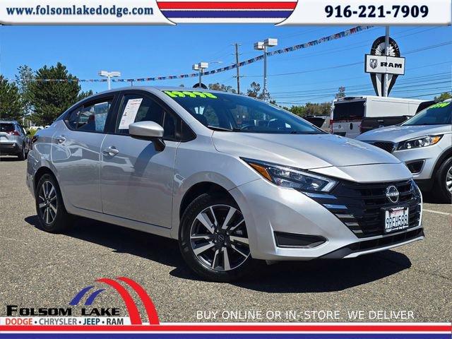 Used 2025 Nissan Versa SV FWD image 1