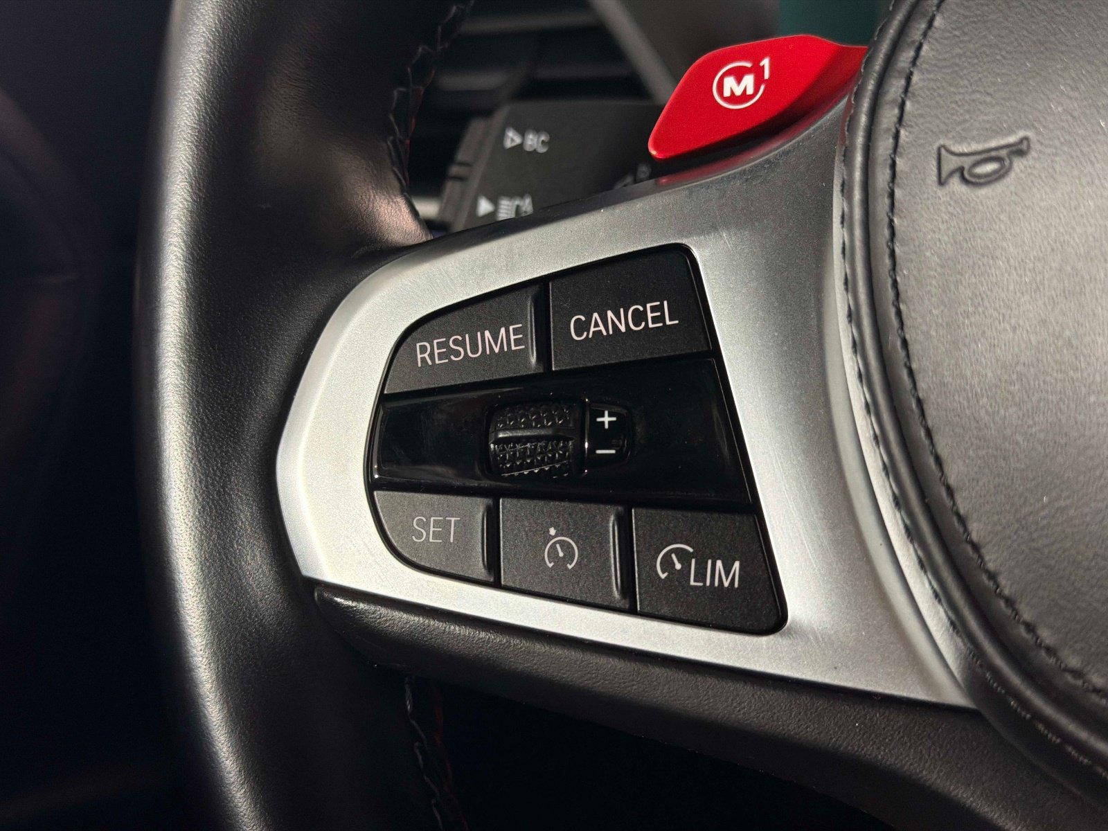 Used 2023 BMW M2 w/ Lighting Package RWD image 36