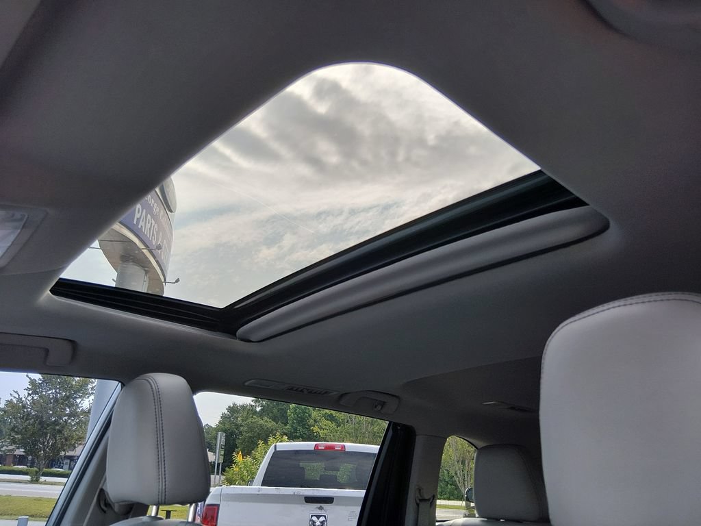 Used 2019 Toyota Highlander XLE FWD image 11