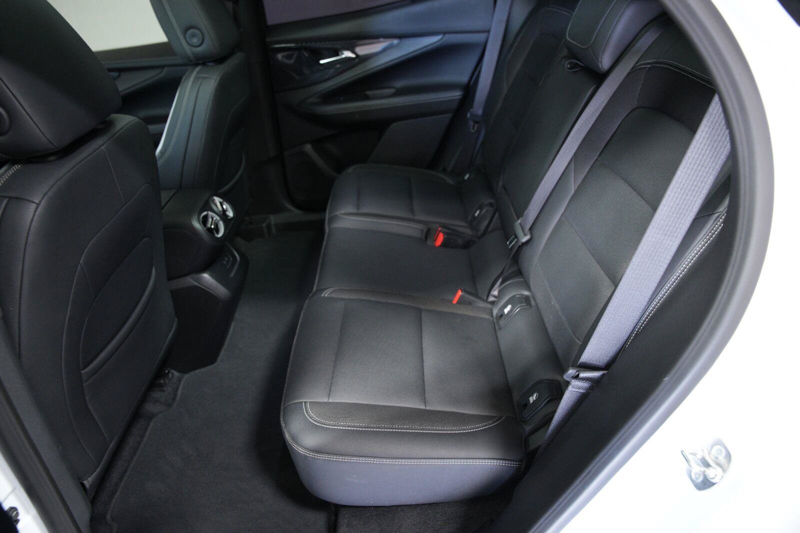Certified 2024 Chevrolet Blazer EV LT AWD/4WD image 32