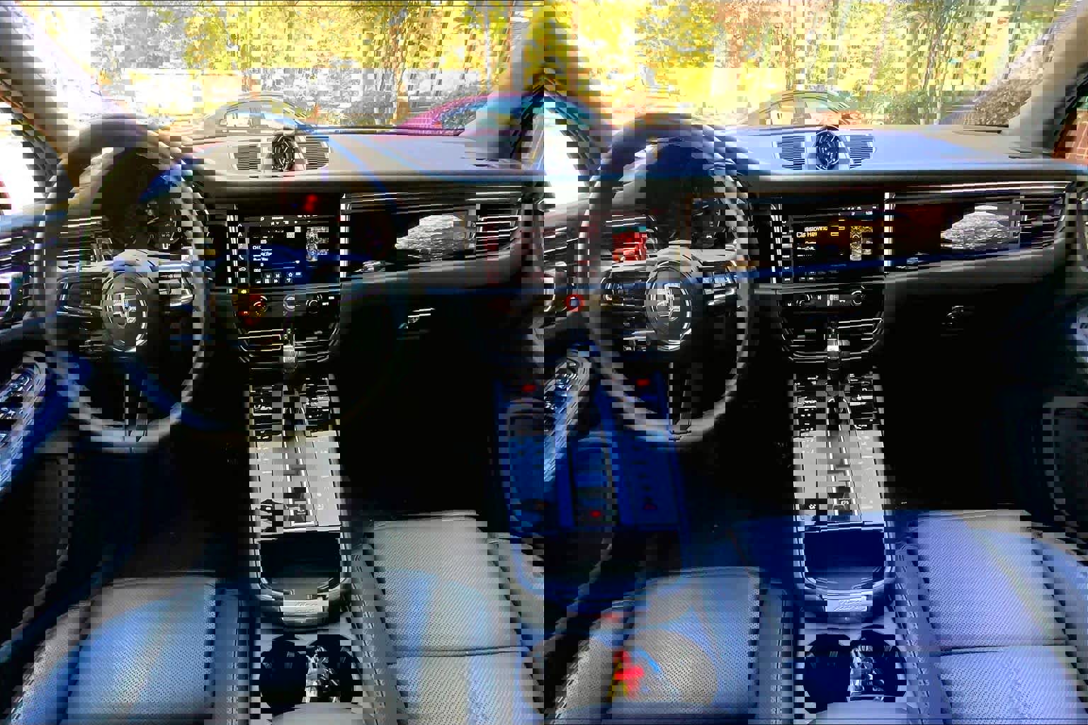 Used 2025 Porsche Macan image 14