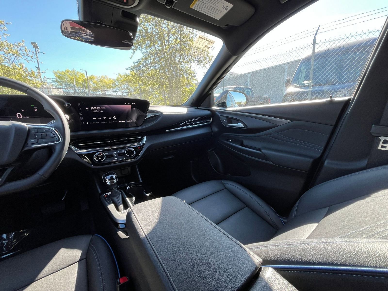 Used 2025 Buick Envista Sport Touring image 34