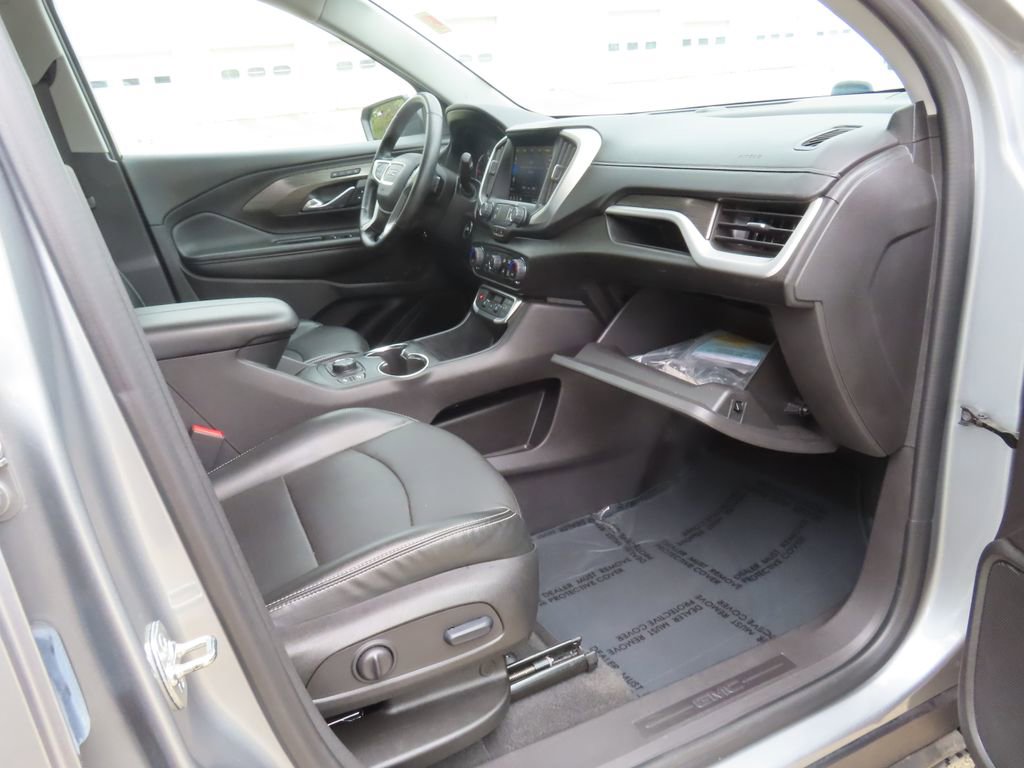 Used 2024 GMC Terrain SLT image 30
