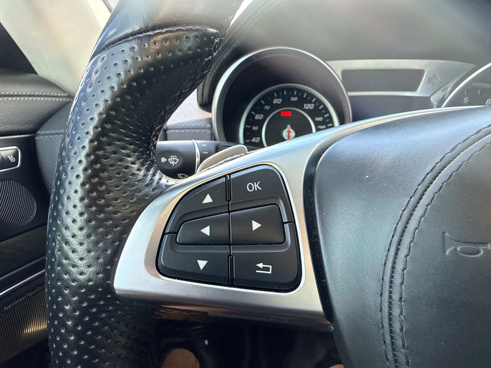 Used 2017 Mercedes-Benz SL 450 image 27