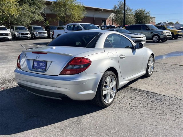Used 2011 Mercedes-Benz SLK 300 image 3