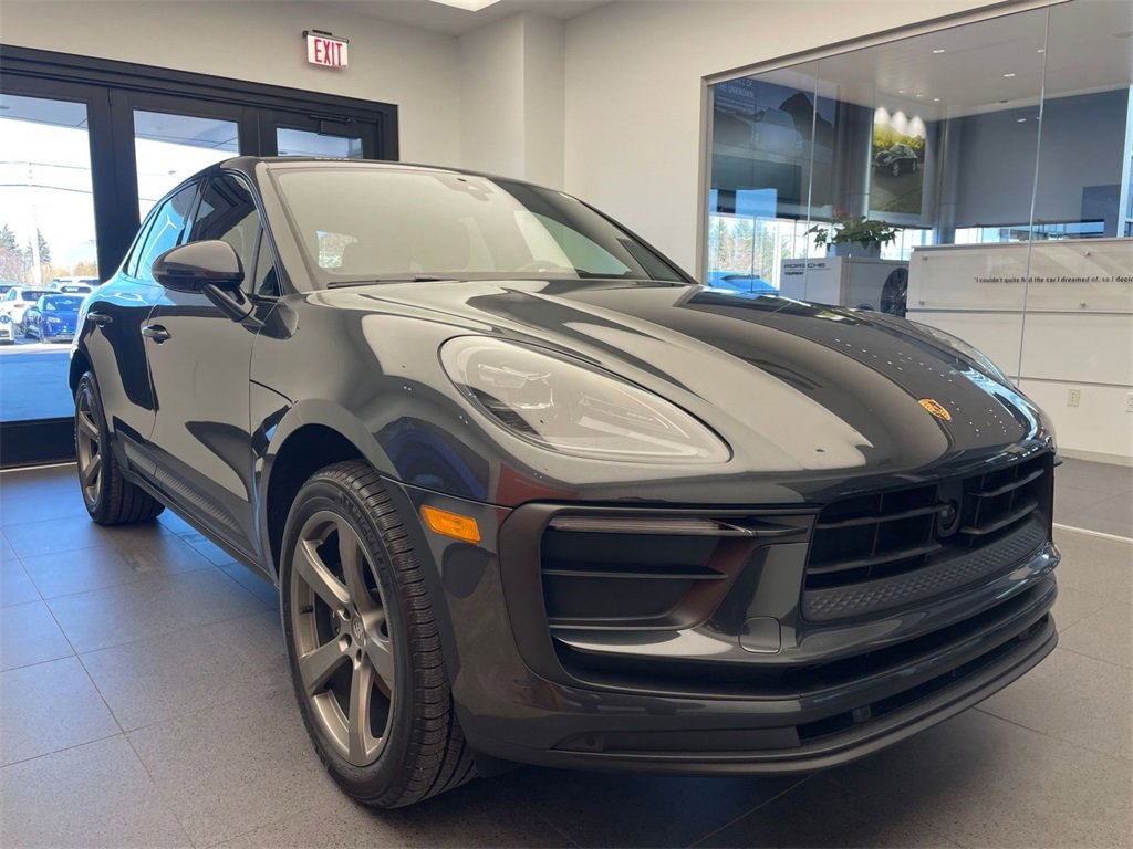 Used 2025 Porsche Macan image 28
