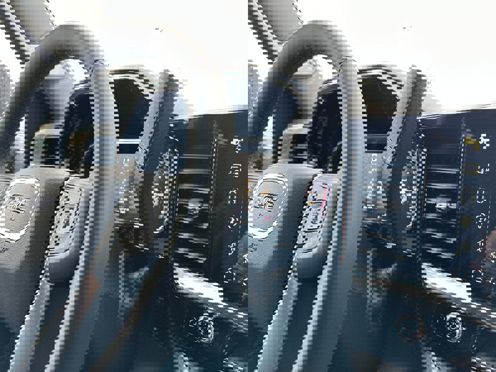 New 2026 GMC Sierra 3500 SLT w/ SLT Convenience Package image 13