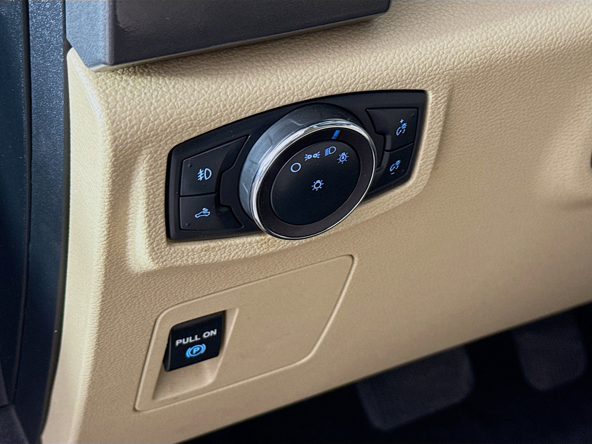 Used 2019 Ford F150 XLT image 9