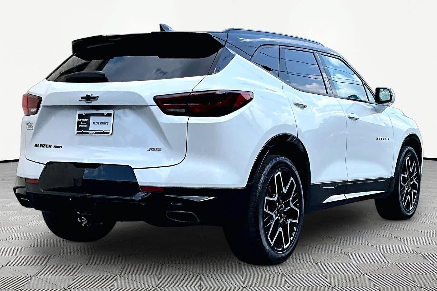 Used 2023 Chevrolet Blazer RS w/ Enhanced Convenience Package AWD/4WD image 13