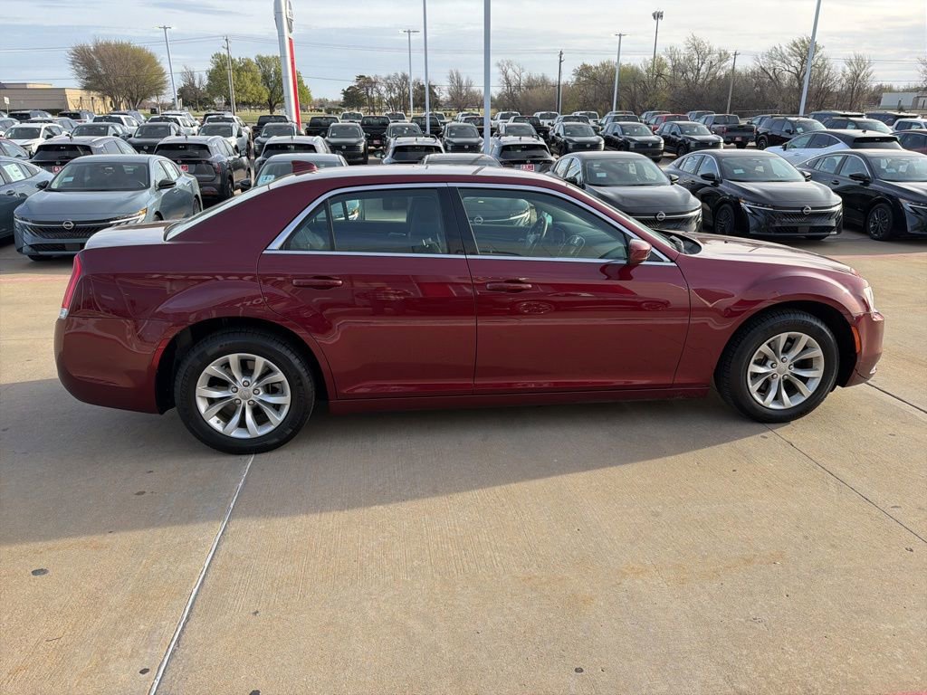 Used 2023 Chrysler 300 Touring image 6