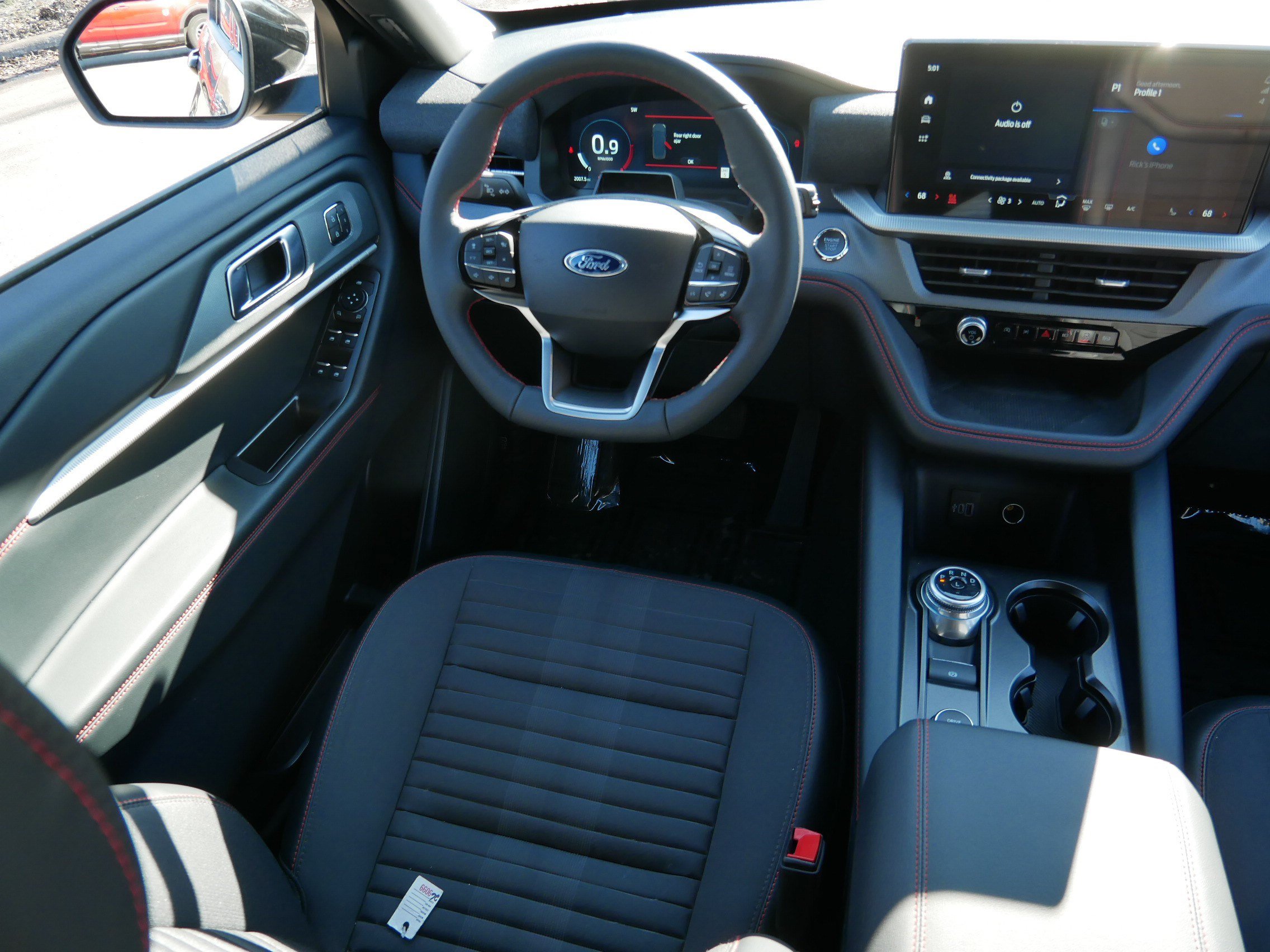 Used 2026 Ford Explorer ST-Line w/ ST-Line Street Pack AWD/4WD image 9