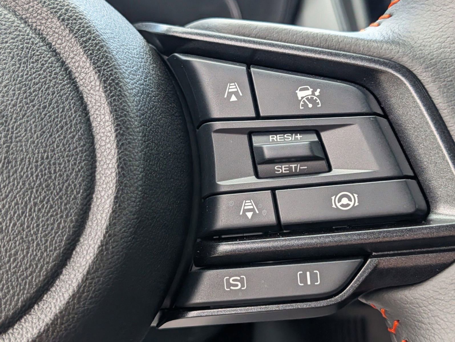 Used 2025 Subaru Crosstrek 2.5i Limited w/ Crosstrek Mirror Package image 28