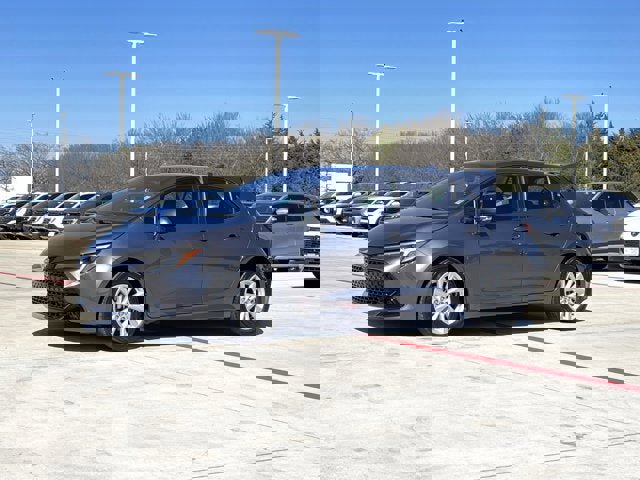 Used 2023 Toyota Corolla SE image 2