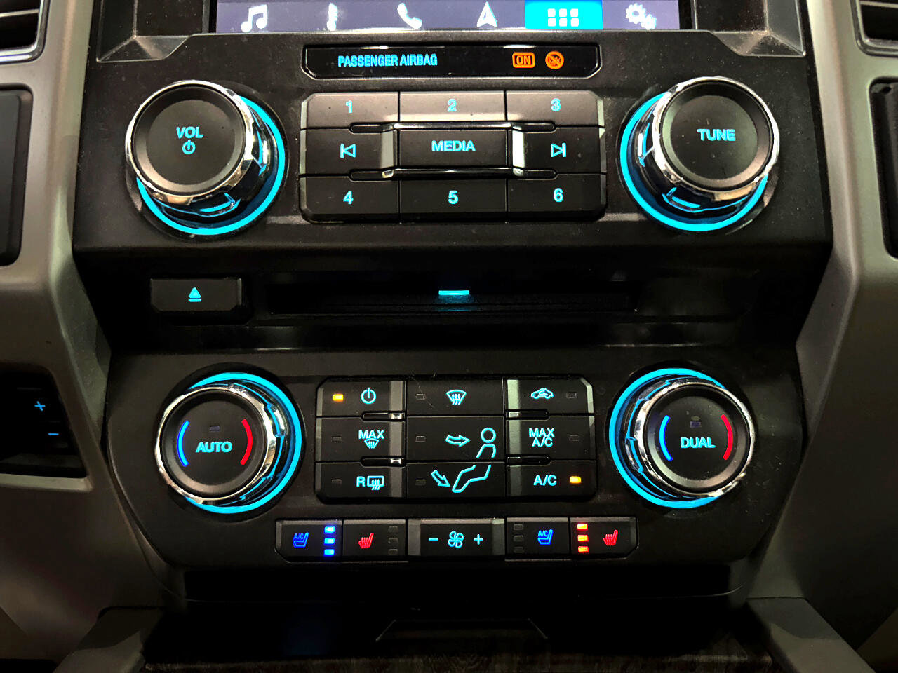 Used 2017 Ford F250 Lariat w/ Lariat Ultimate Package image 38