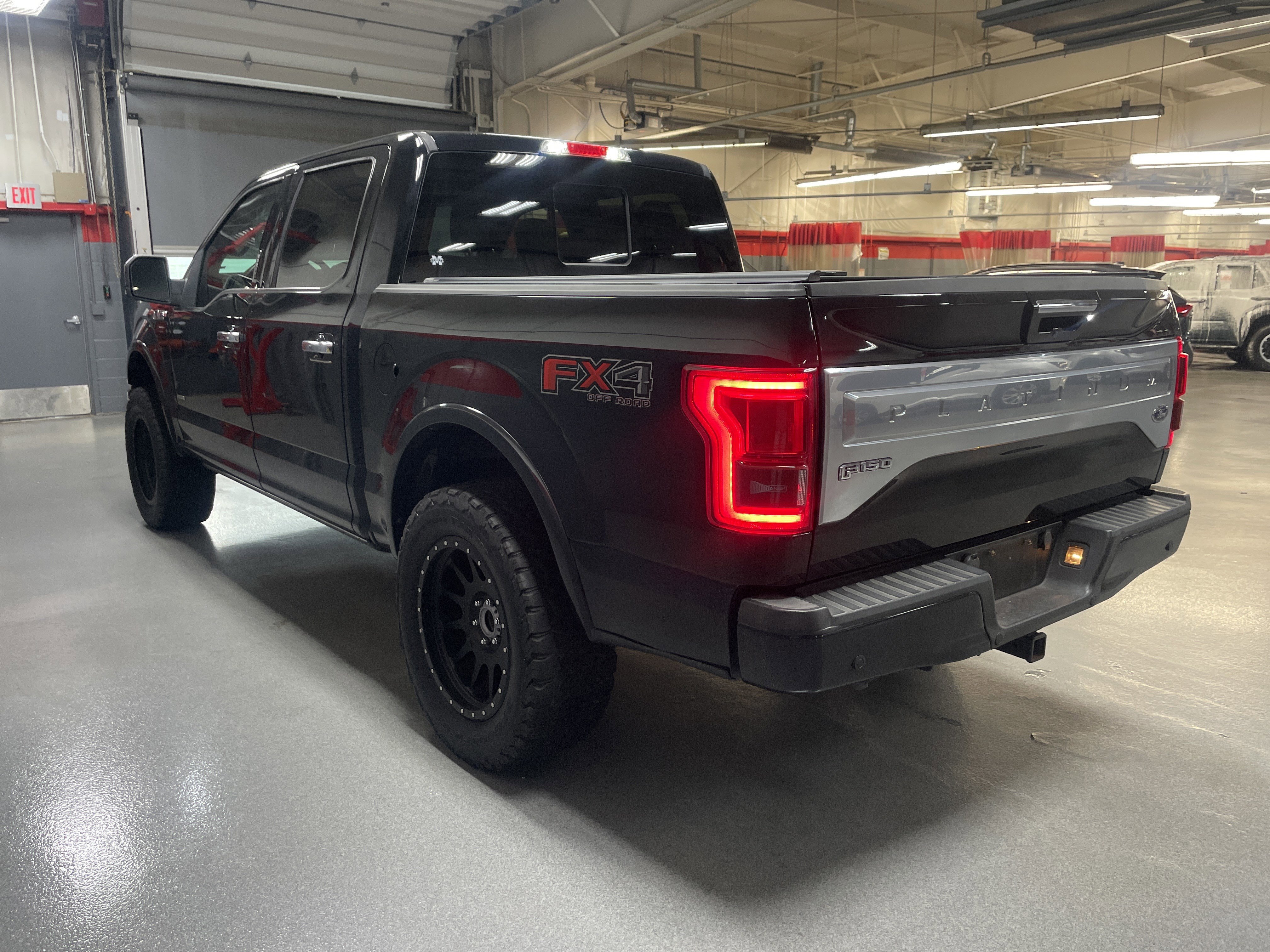 Used 2016 Ford F150 Platinum w/ Equipment Group 701A Luxury AWD/4WD image 9