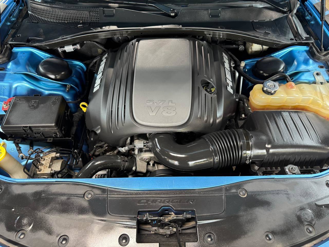 Used 2015 Dodge Charger R/T w/ Plus Group RWD image 39