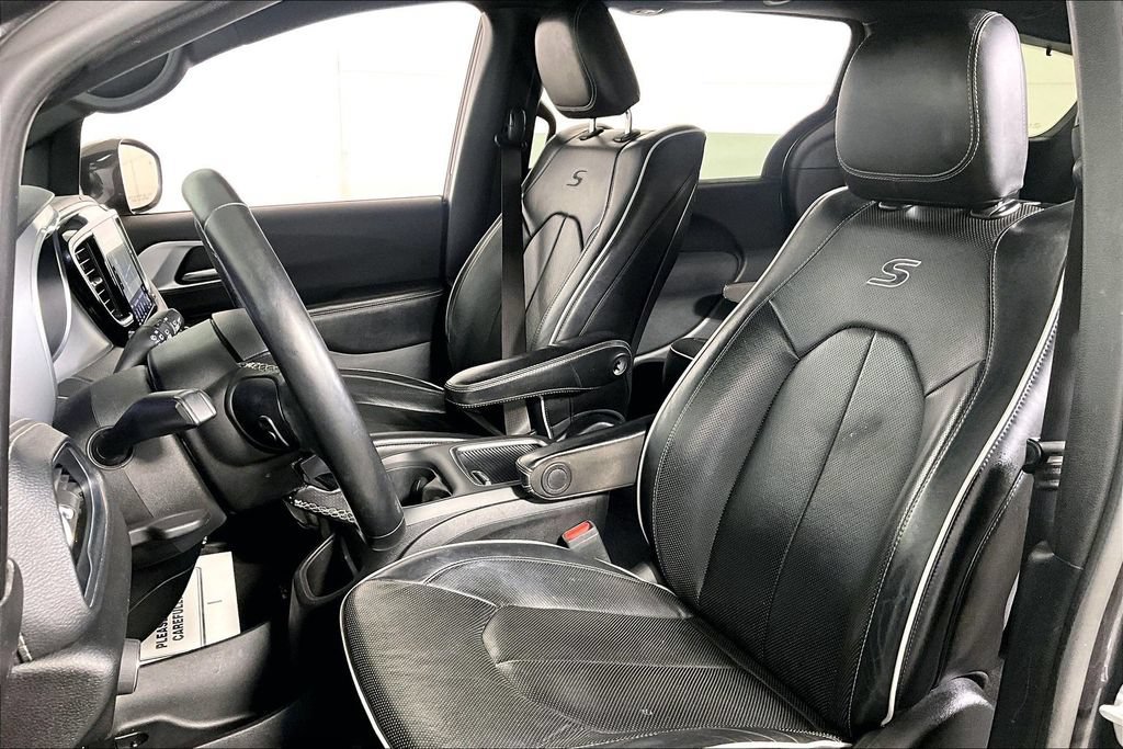 Used 2020 Chrysler Pacifica Limited w/ Advanced Safetytec Group FWD image 25