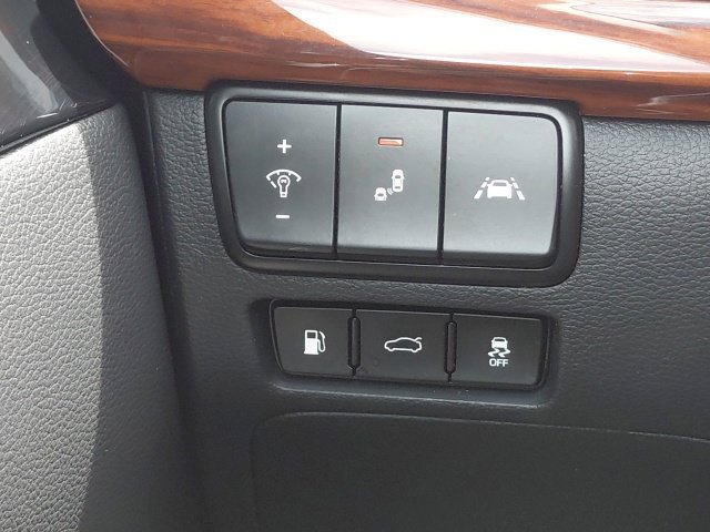 Used 2019 Kia Cadenza Technology FWD image 22