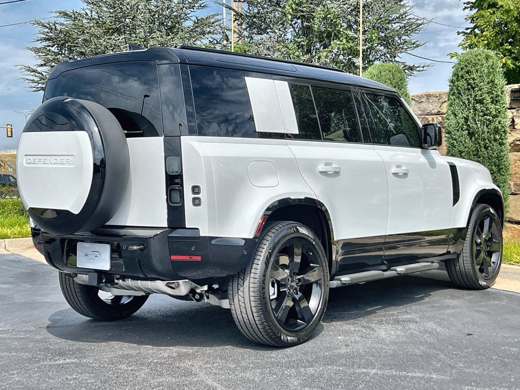 New 2026 Land Rover Defender 110 X-Dynamic SE AWD/4WD image 5