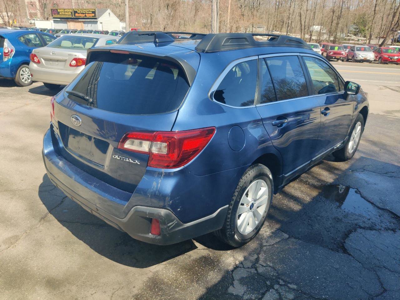 Used 2019 Subaru Outback 2.5i Premium AWD/4WD image 6