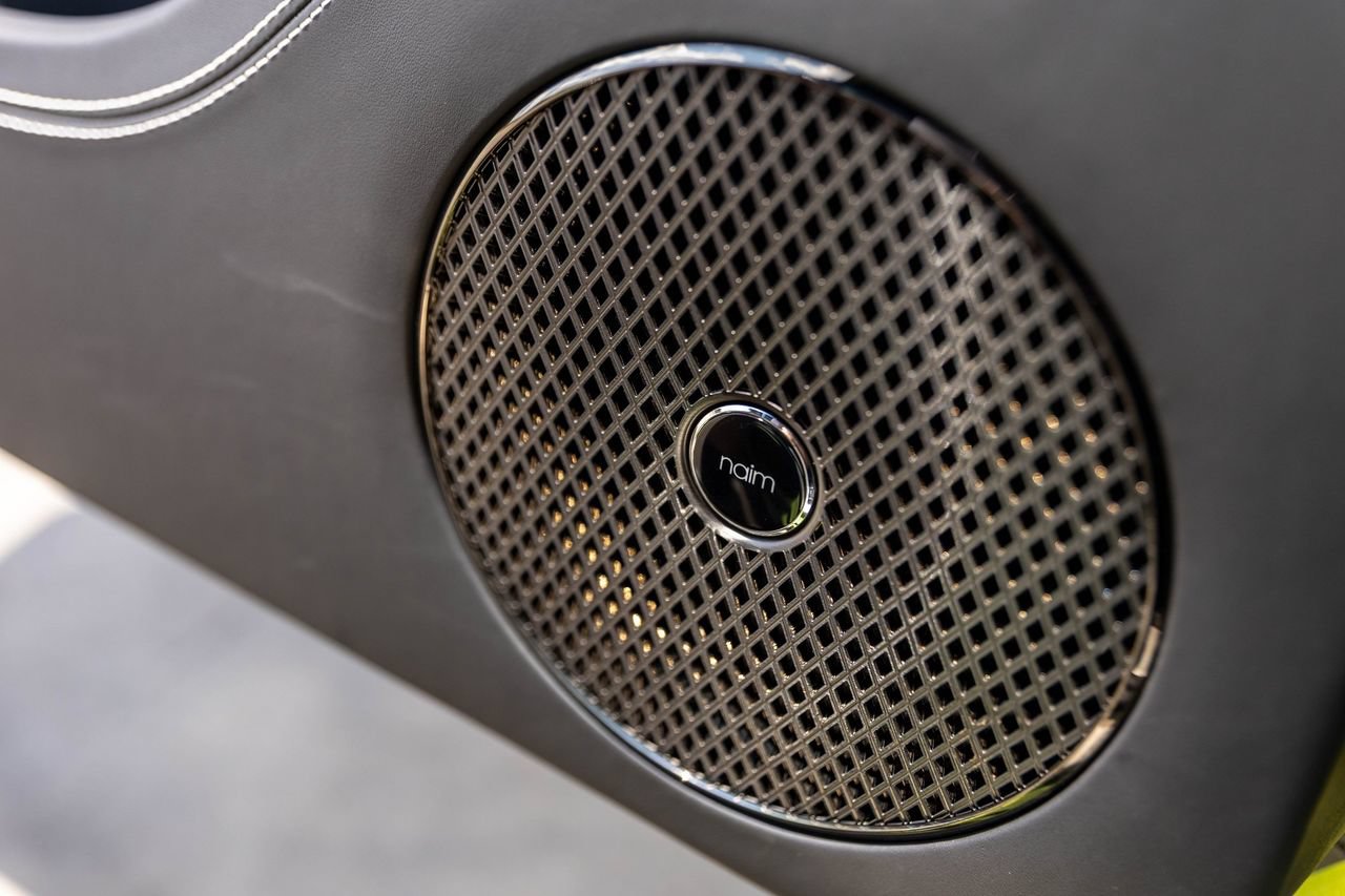 Certified 2025 Bentley Continental GTC AWD/4WD image 37