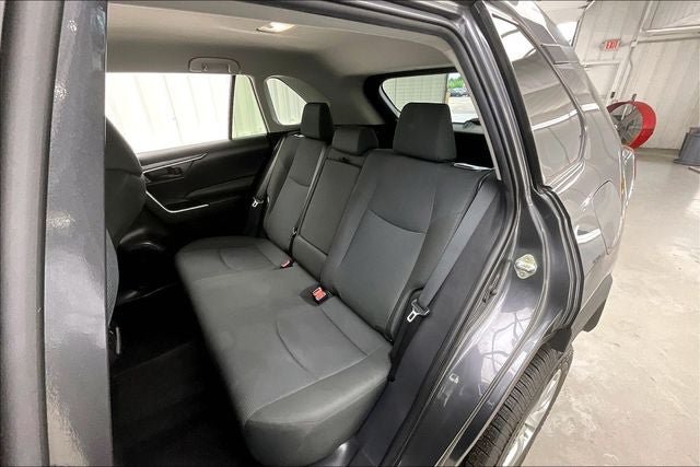 Used 2022 Toyota RAV4 LE AWD/4WD image 19