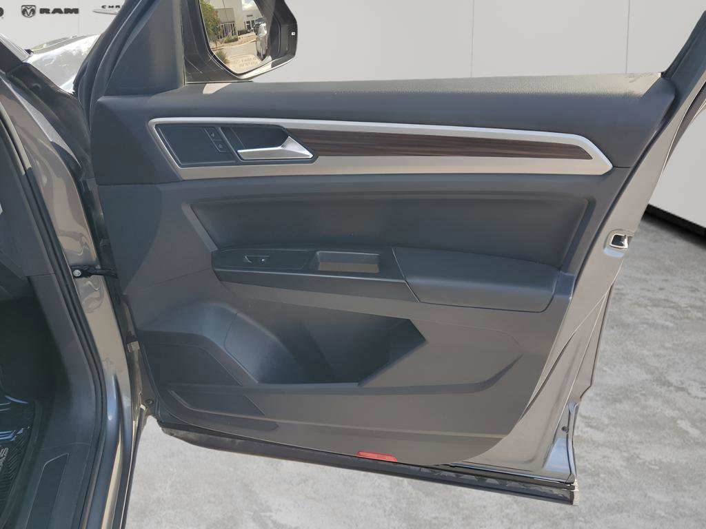 Used 2021 Volkswagen Atlas SE image 13