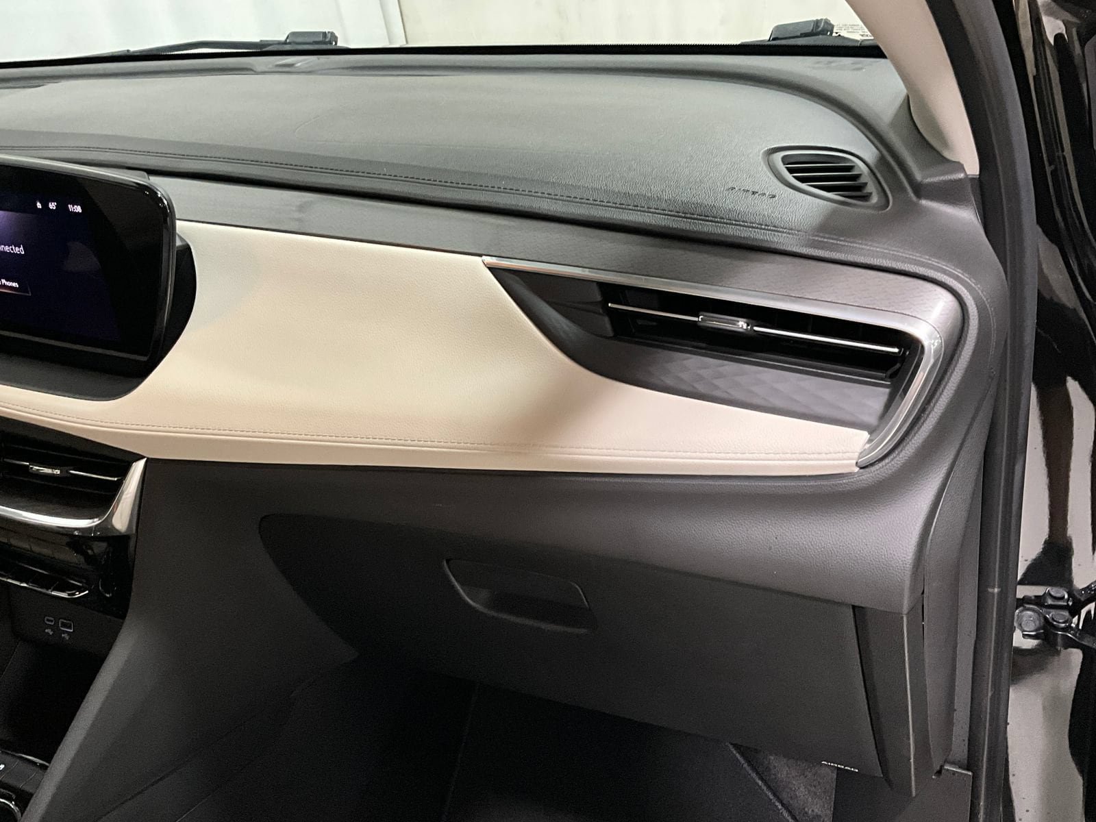Used 2024 Buick Encore GX Avenir w/ Avenir Convenience Package AWD/4WD image 16