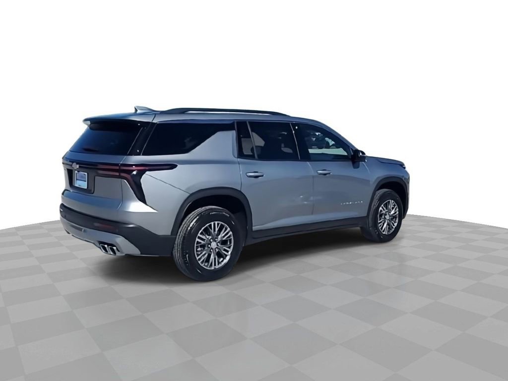 Used 2025 Chevrolet Traverse LT image 8