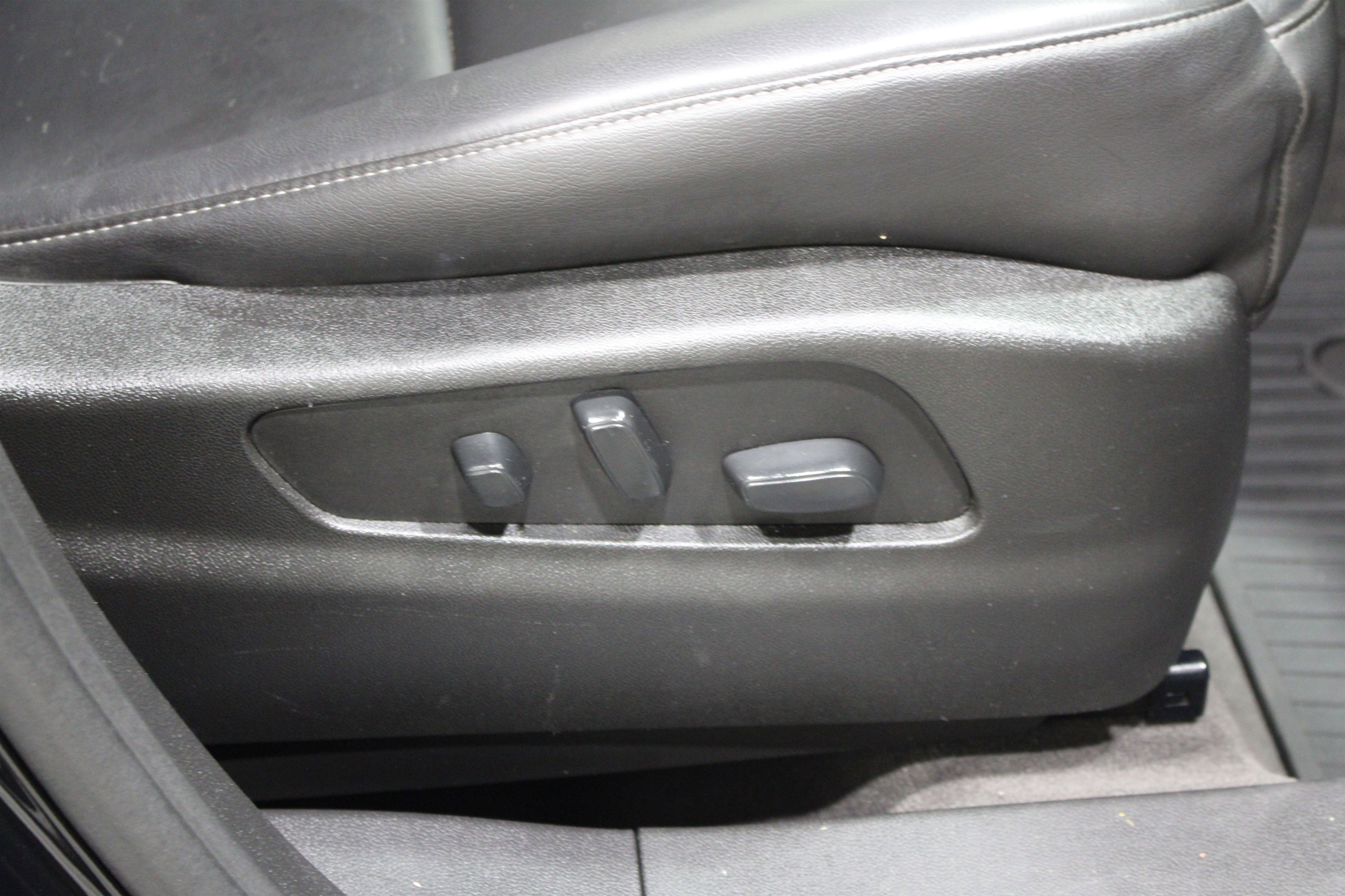 Used 2021 Cadillac XT4 Premium Luxury image 27