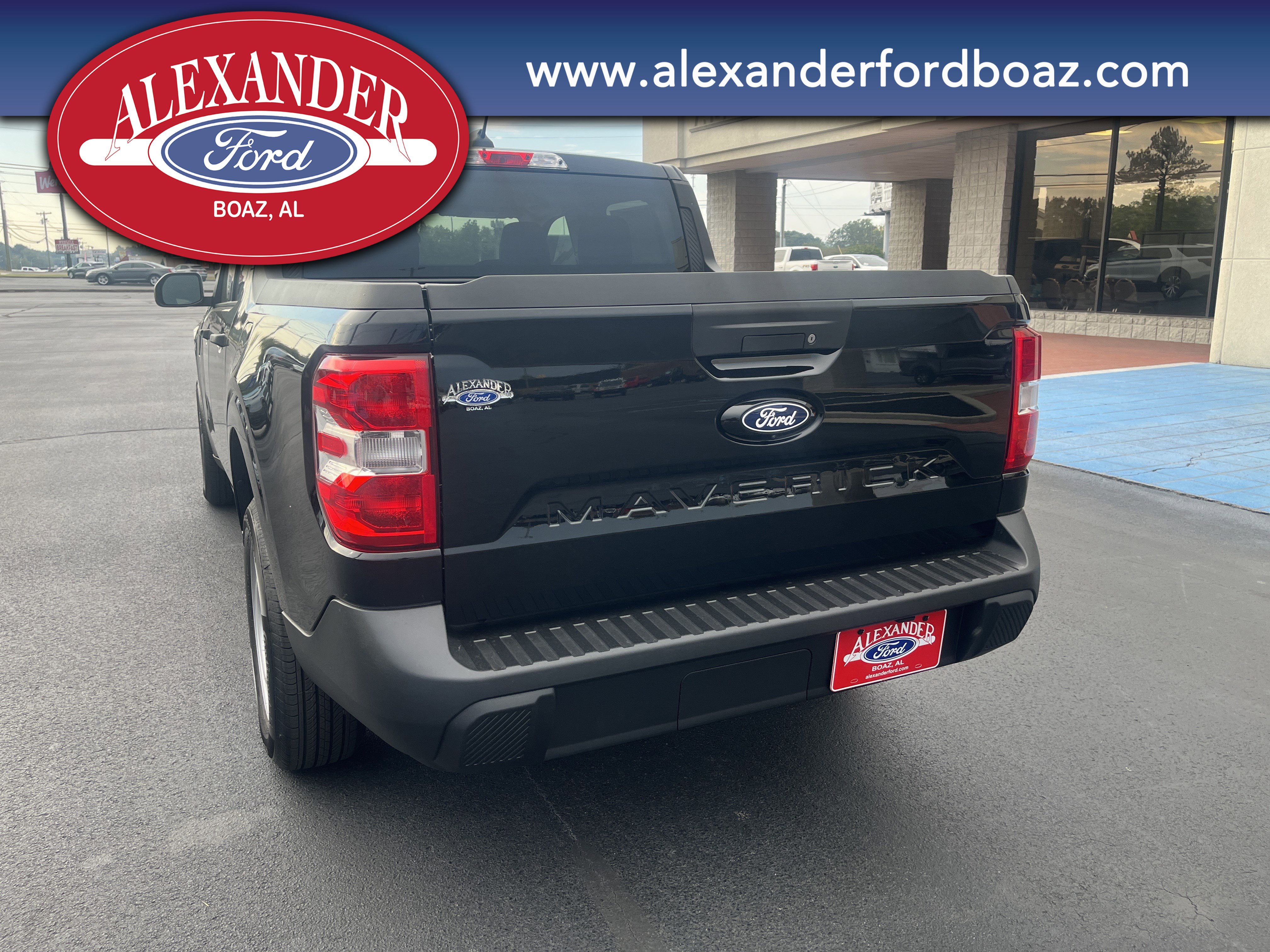 New 2025 Ford Maverick XL image 6