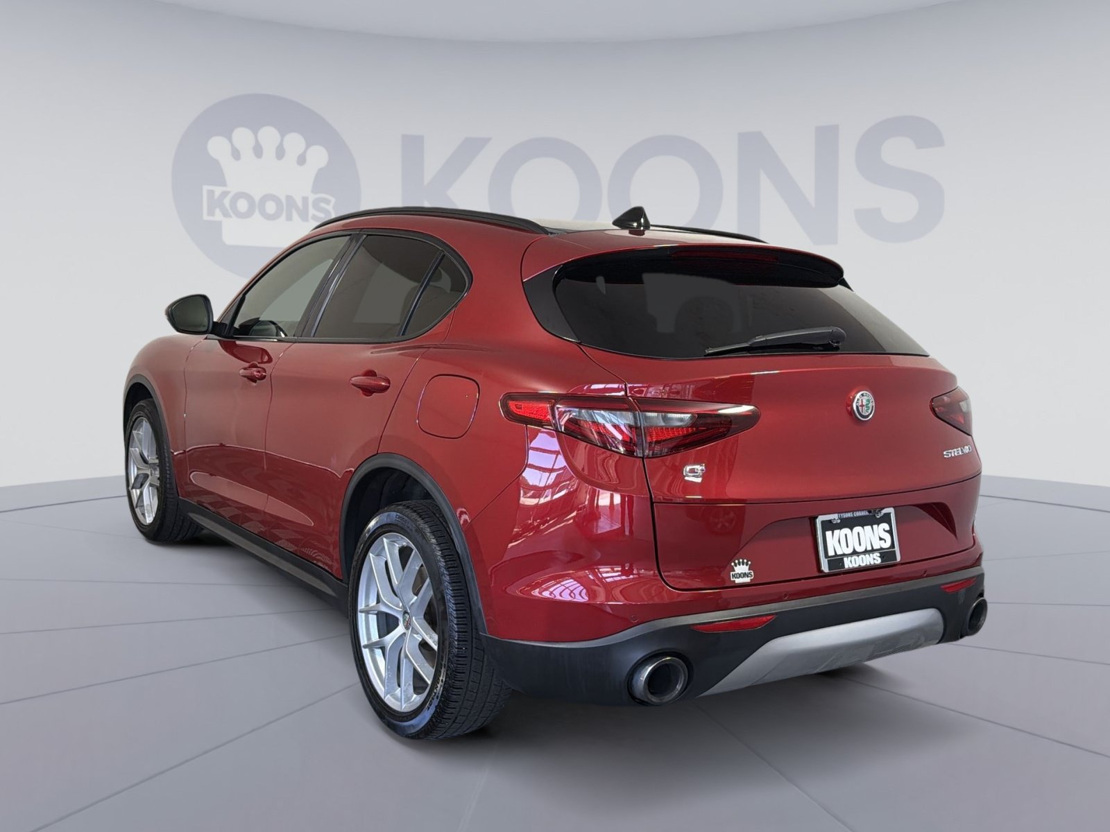 Used 2018 Alfa Romeo Stelvio Ti Sport AWD/4WD image 4