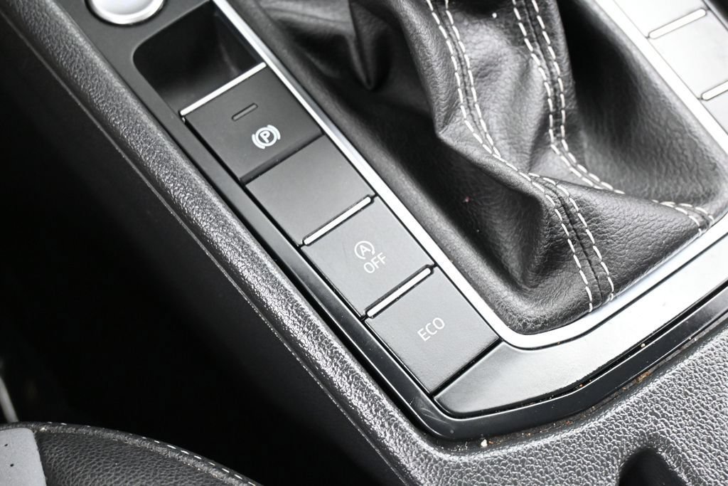Used 2025 Volkswagen Jetta SE FWD image 22