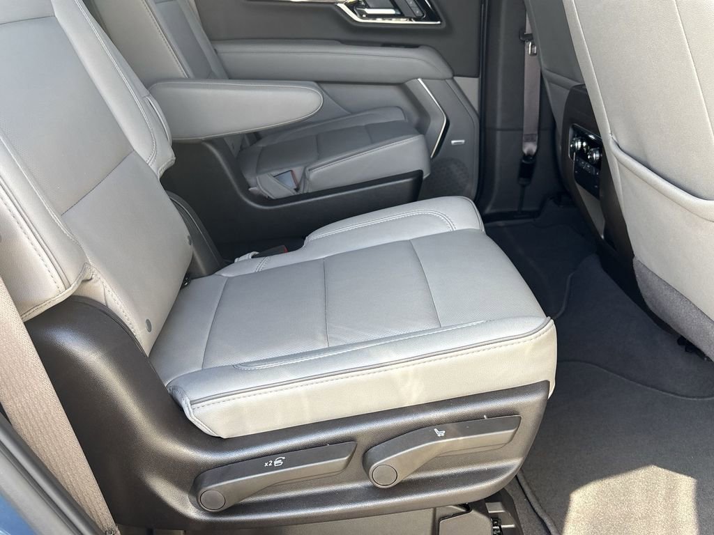 Used 2025 GMC Yukon Elevation image 27