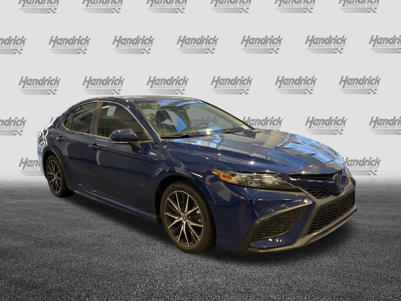 Used 2024 Toyota Camry SE FWD image 2