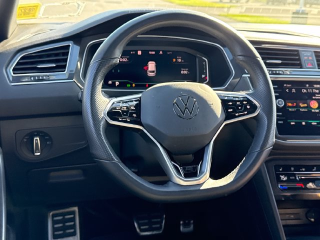 Used 2023 Volkswagen Tiguan SEL R-Line AWD/4WD image 21