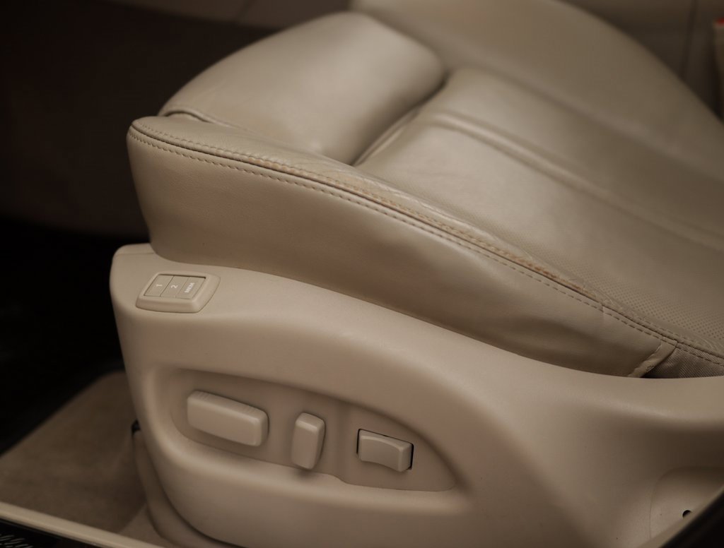 Used 2016 Cadillac SRX Luxury w/ Driver Awareness Package image 21